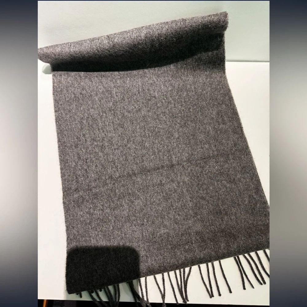 YSL Authentic Wool/cashmere Scarf - Picture 4 of 4